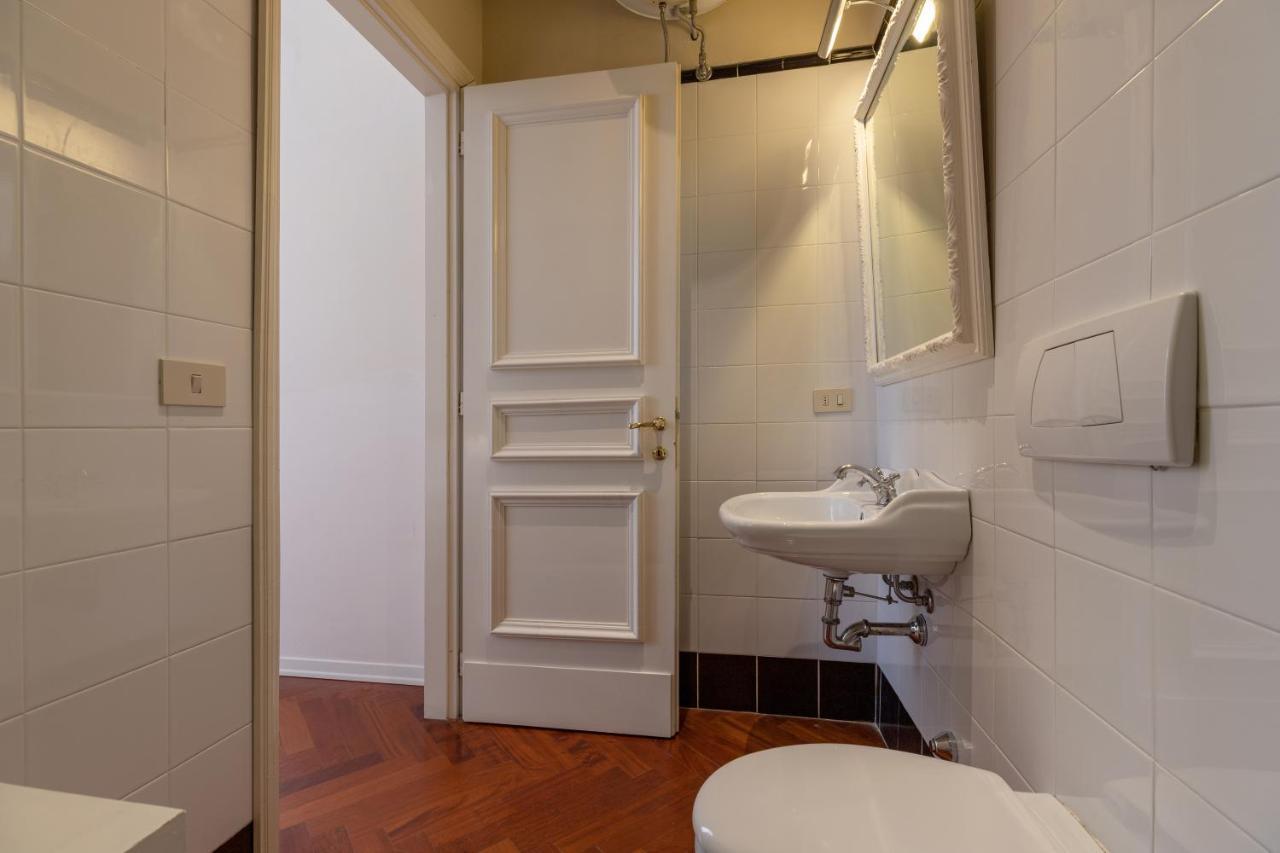 Seta Spacious Apartment Next To The Duomo Florence Exterior photo